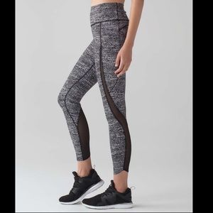 NWOT Lululemon Pace Perfect 7/8 Tight in Full-On Luxtreme
